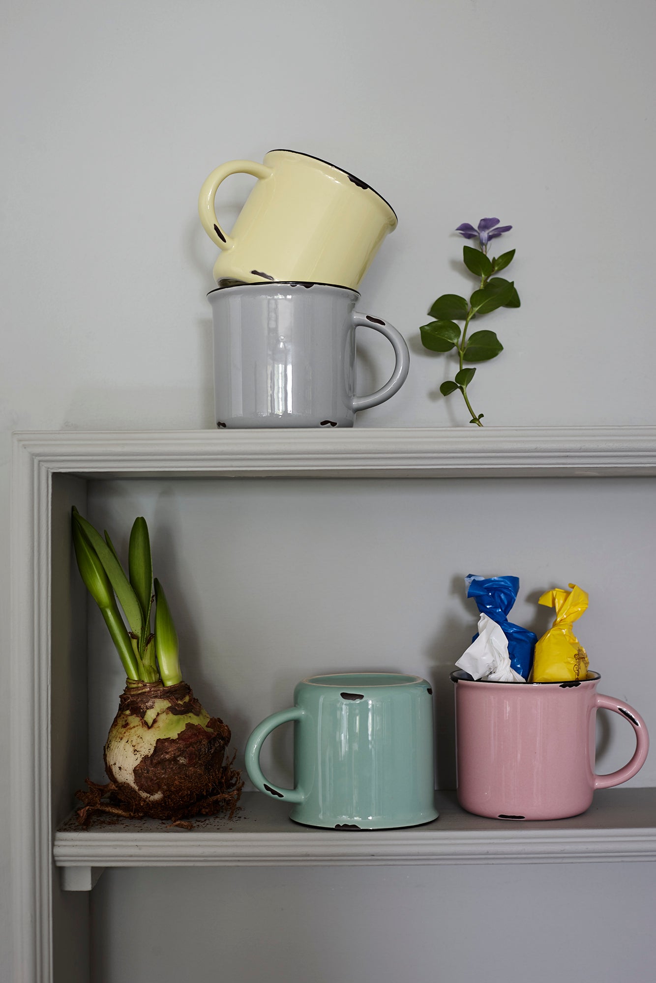 Tinware Mug in Yellow- Set of 4