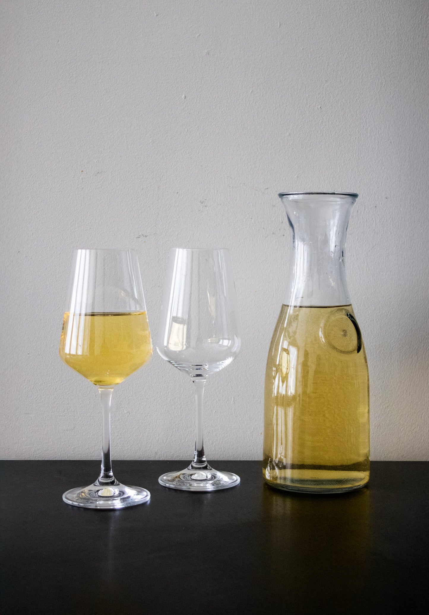 Sandra White Wine Glass