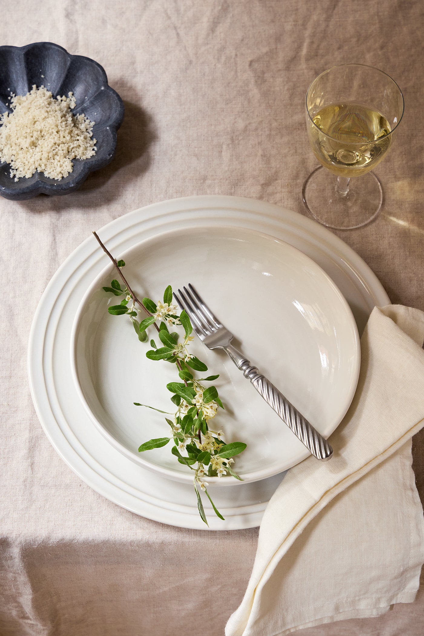 Lines White Stoneware 4 Piece Dinnerware Set, Service For 1