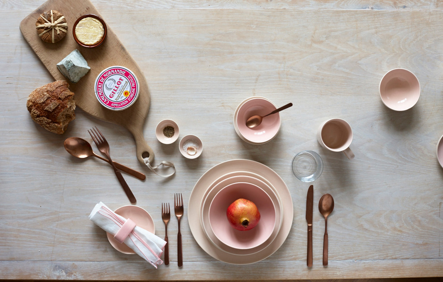 Shell Bisque Soft Pink Porcelain 16 Piece Dinnerware Set, Service For 4