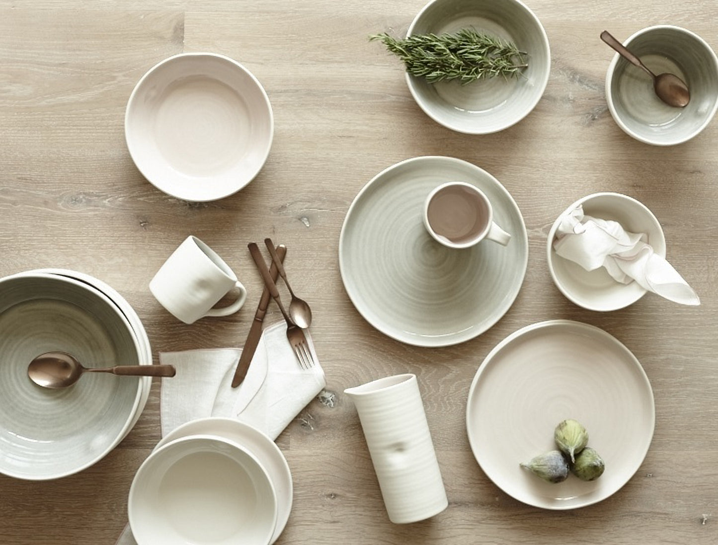 Pinch Grey Stoneware 4 Piece Dinnerware Set, Service For 1