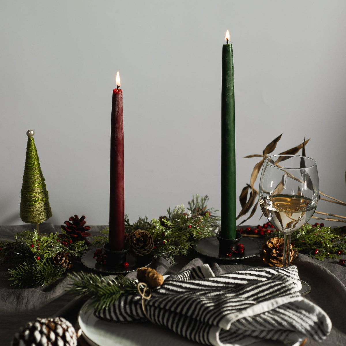 Classic Christmas Beeswax Taper Candle Bundle - Red & Moss Green