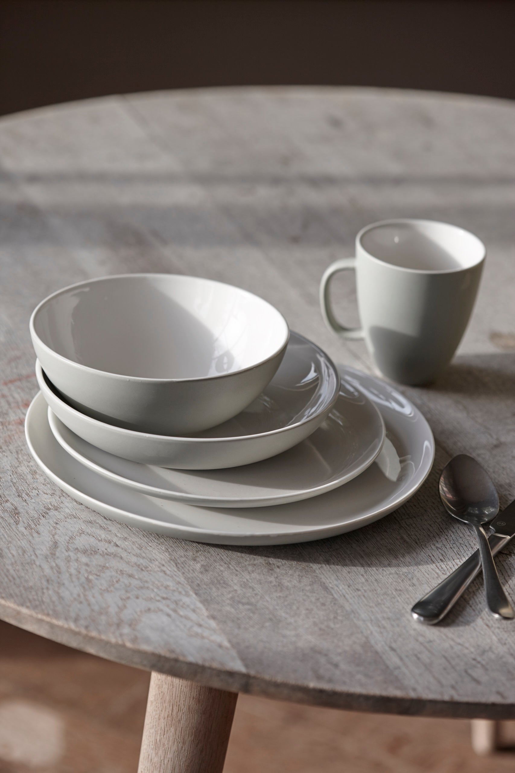 Procida 16-piece place setting - Grey Canvas Home Procida