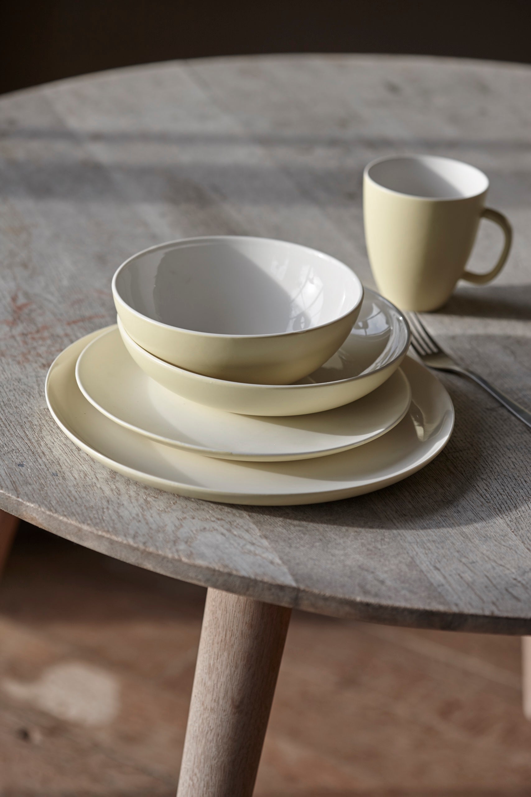 Procida 16-piece place setting - Yellow Canvas Home Procida