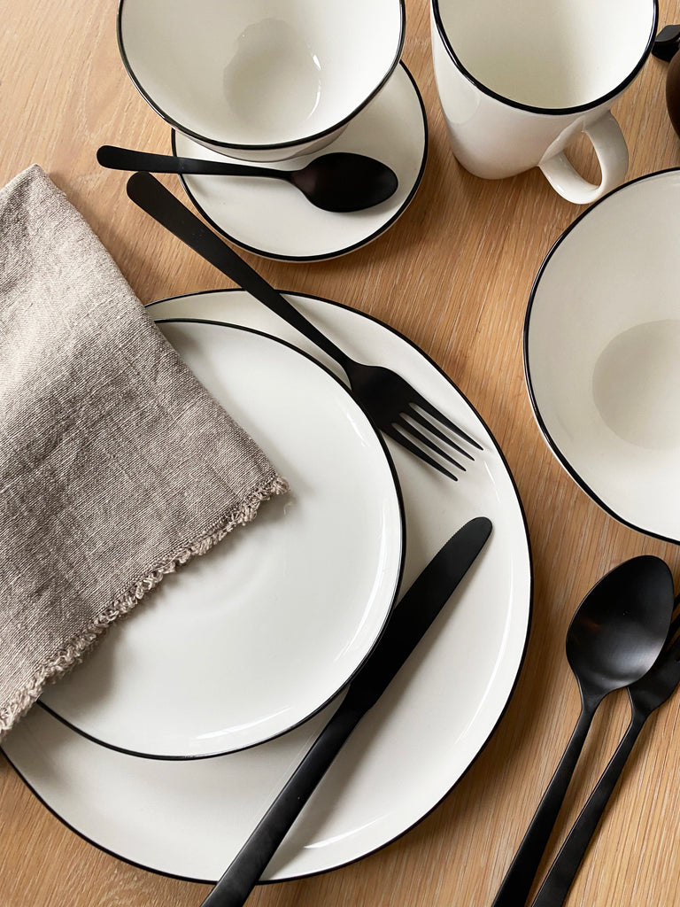 Black rimmed plates sale