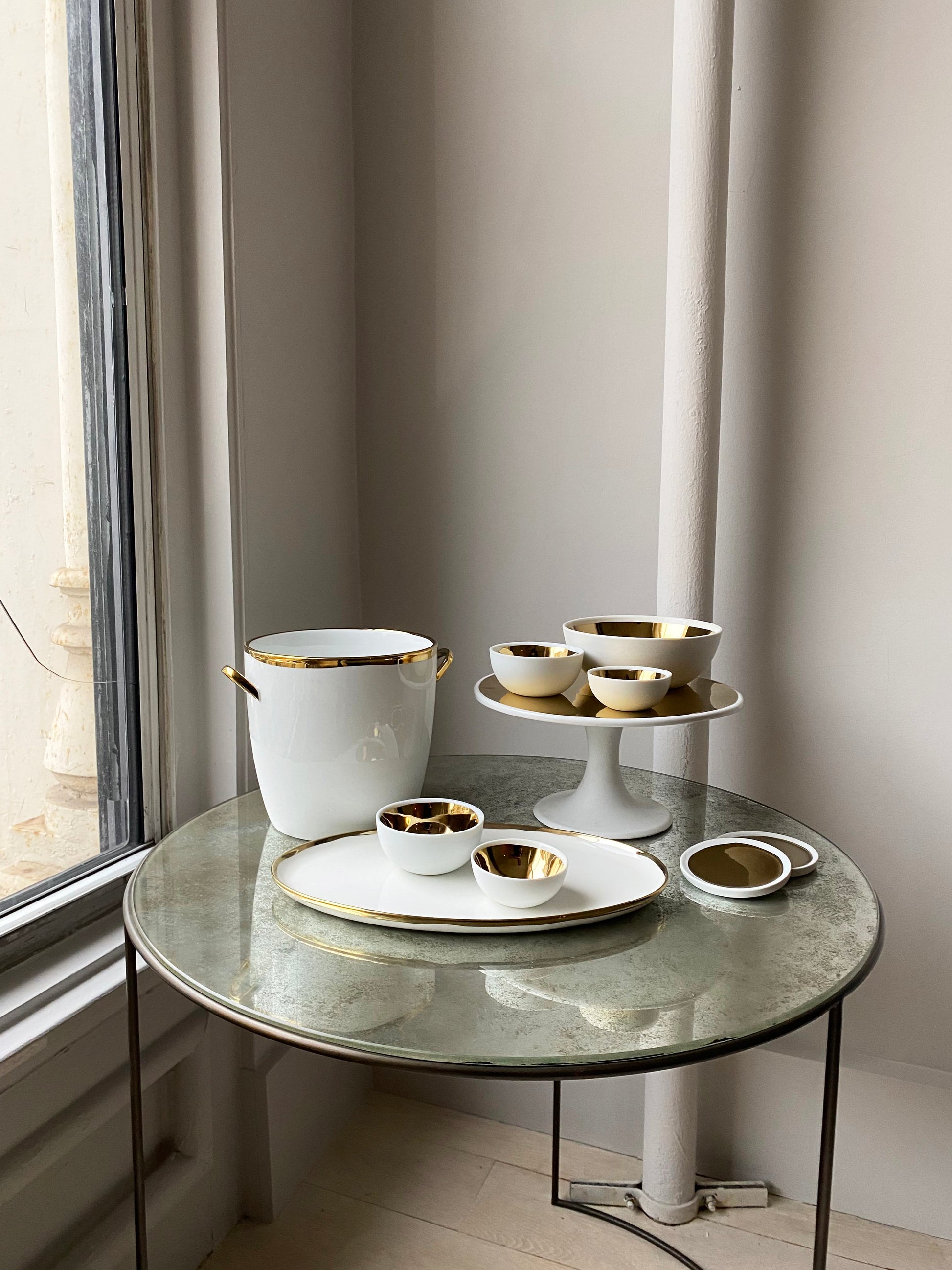 Dauville Gold Metallic Porcelain Coaster, Set of 4 Canvas Home Coaster Set, Coasters, Dauville, Dauville Coaster, Dauville Collection, Dauville Gold Coaster, Dauville Gold Coaster Set, Gold, Gold Accent, Gold Coaster, Gold Metallic Accent, Porcelain, White, White & Gold, White & Gold Coaster, White Porcelain