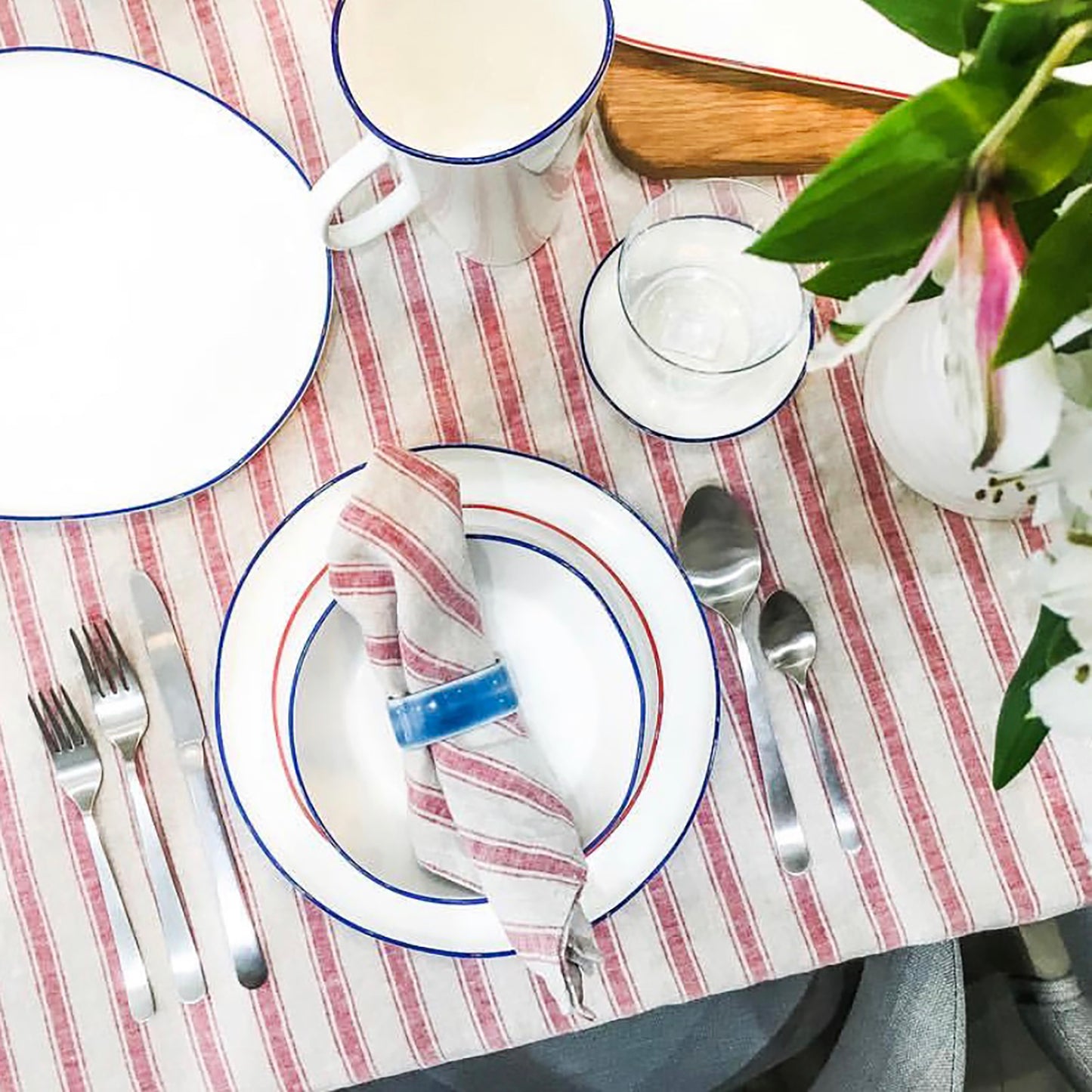 Abbesses Blue Rim Porcelain Dinner Plate, Set of 4 Canvas Home Abbesses, Abbesses Blue Rim, Abbesses Collection, Abbesses Dinner Plate, Abbesses Dinner Plate Set, Blue, Casual Dinnerware, Colored Rim, Colored Rim Dinnerware, Dinner Plates, Plates, Porcelain, Porcelain Dinnerware, Set of 4, White, White & Blue